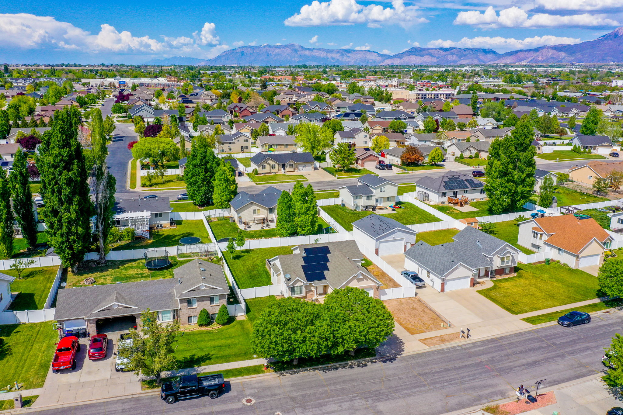 HUNTERS CROSSING - Residential
