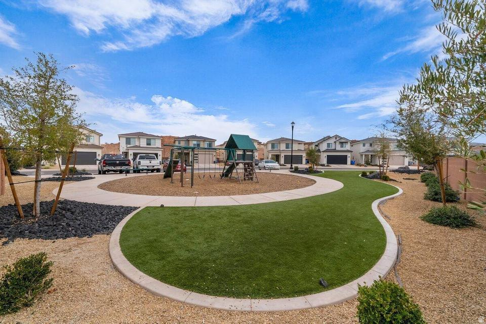 WHITE TRAILS 1 - Residential