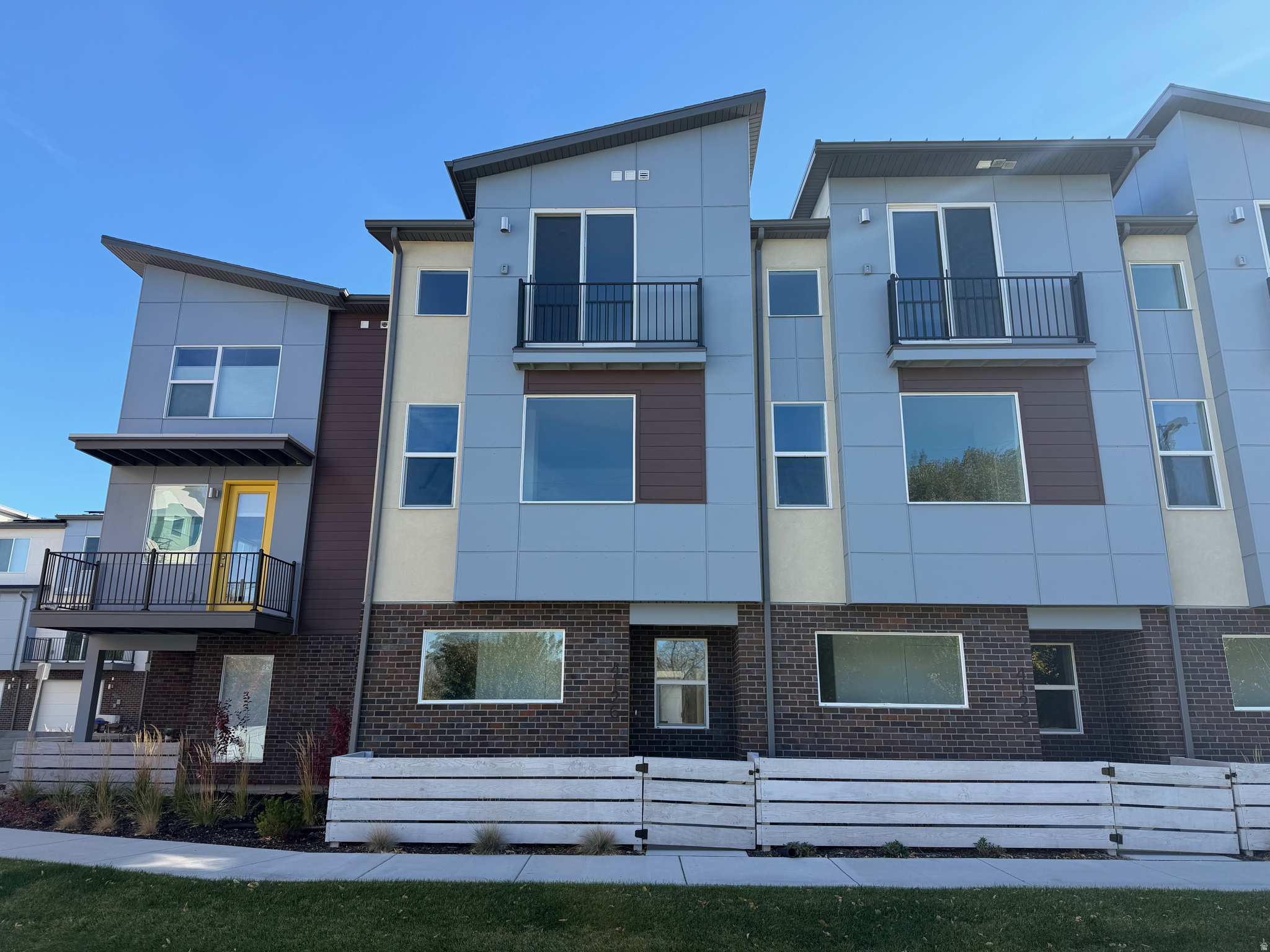 AXIS TOWNHOMES - Residential