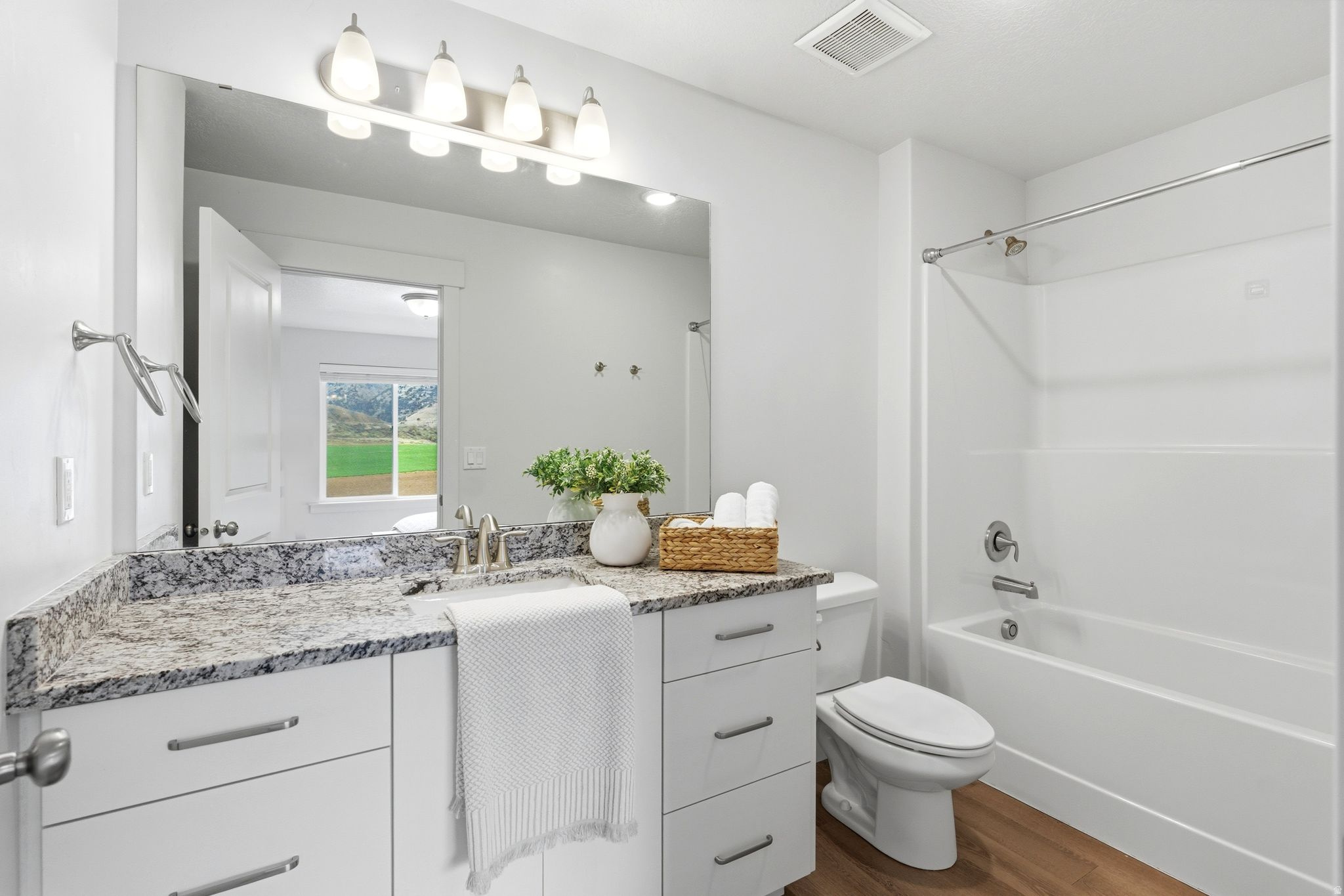 ELK MOUNTAIN - Residential