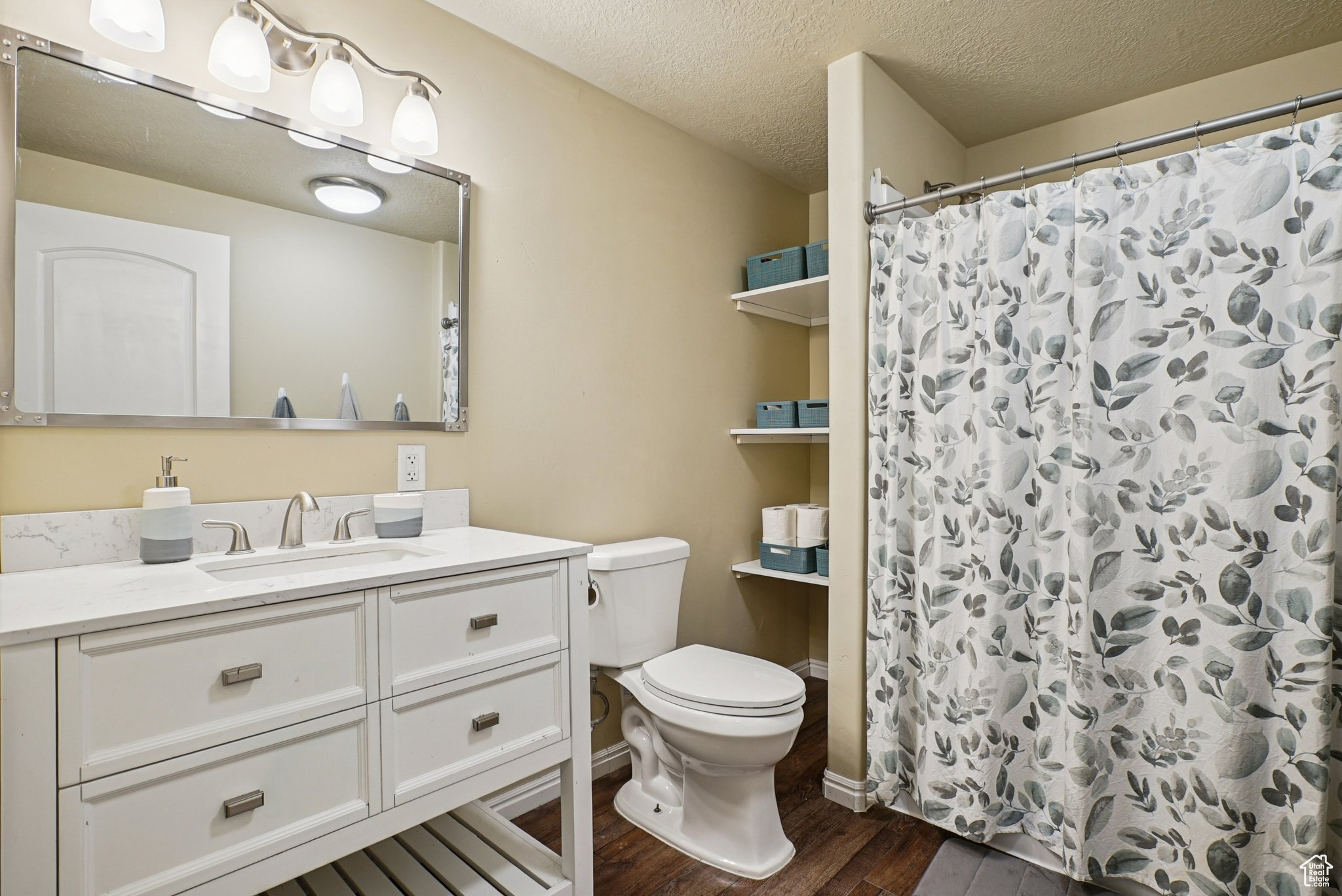 WATERSIDE - Residential