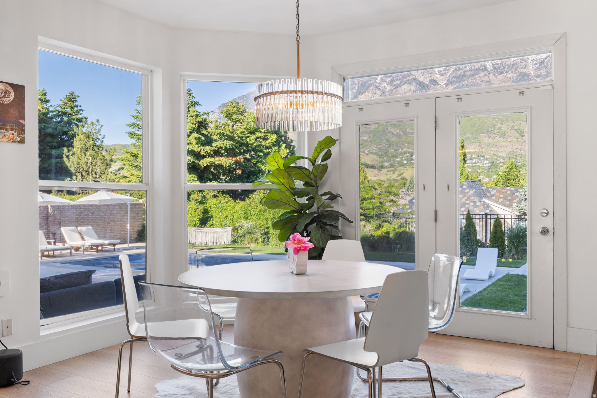 VINTAGE - Residential