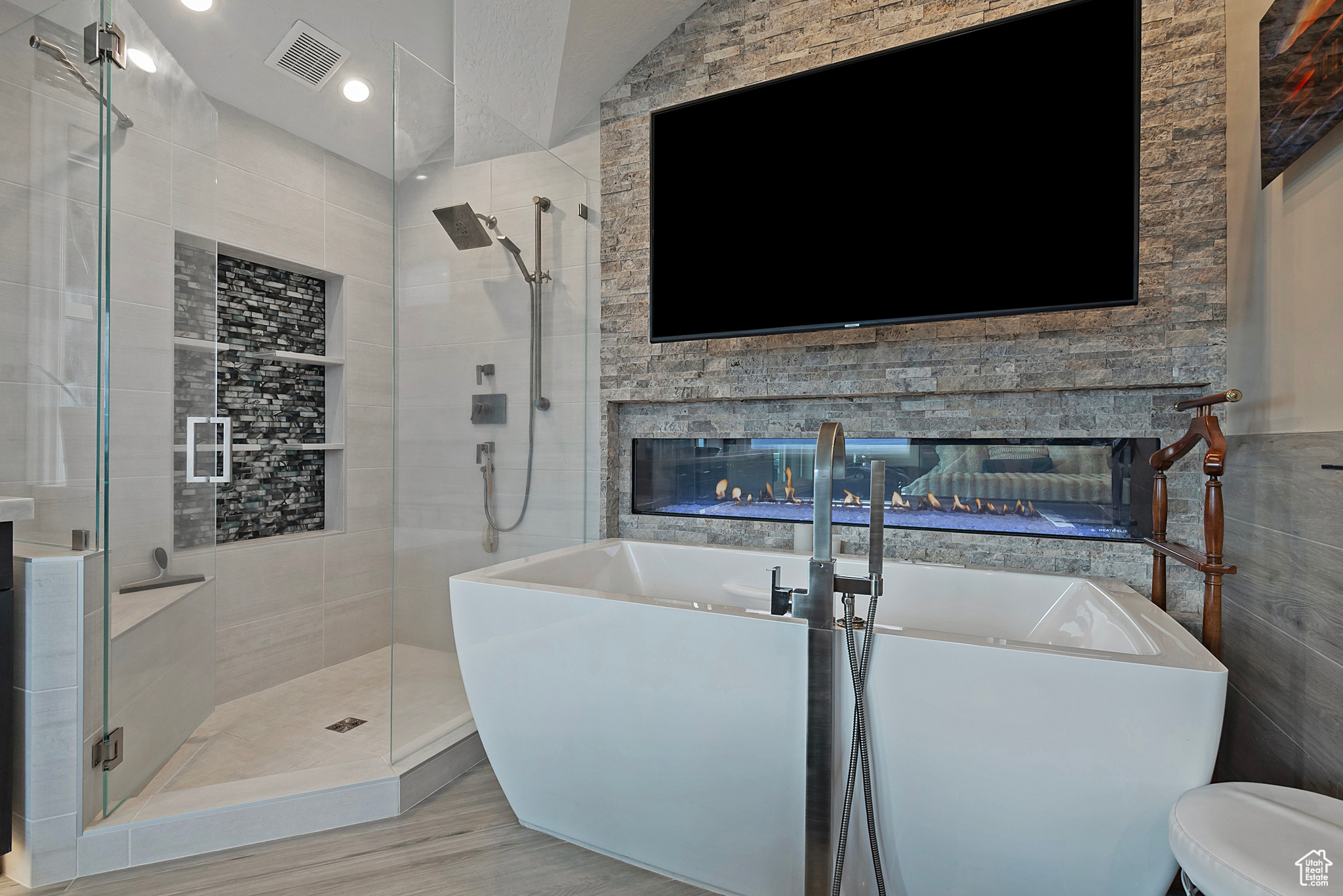 THE COVE AT BEAR CAN - Residential