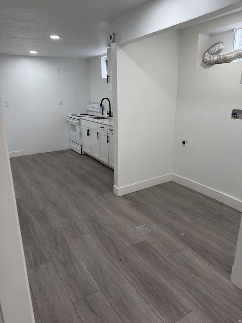 Tiny photo for 1016 S 400 W, Bountiful, UT 84010 (MLS # 2128114)