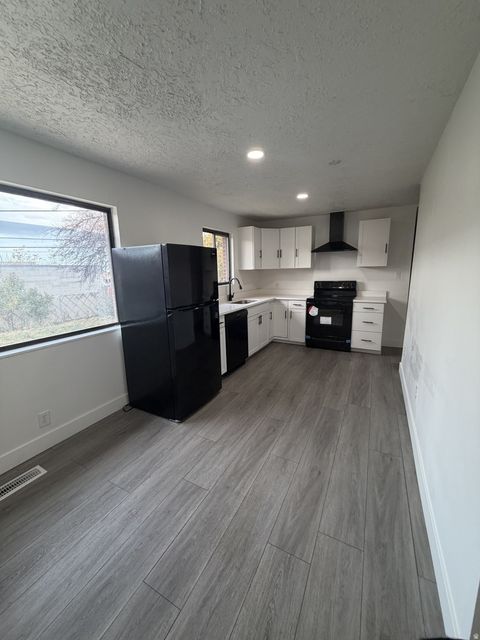 Tiny photo for 1016 S 400 W, Bountiful, UT 84010 (MLS # 2128114)
