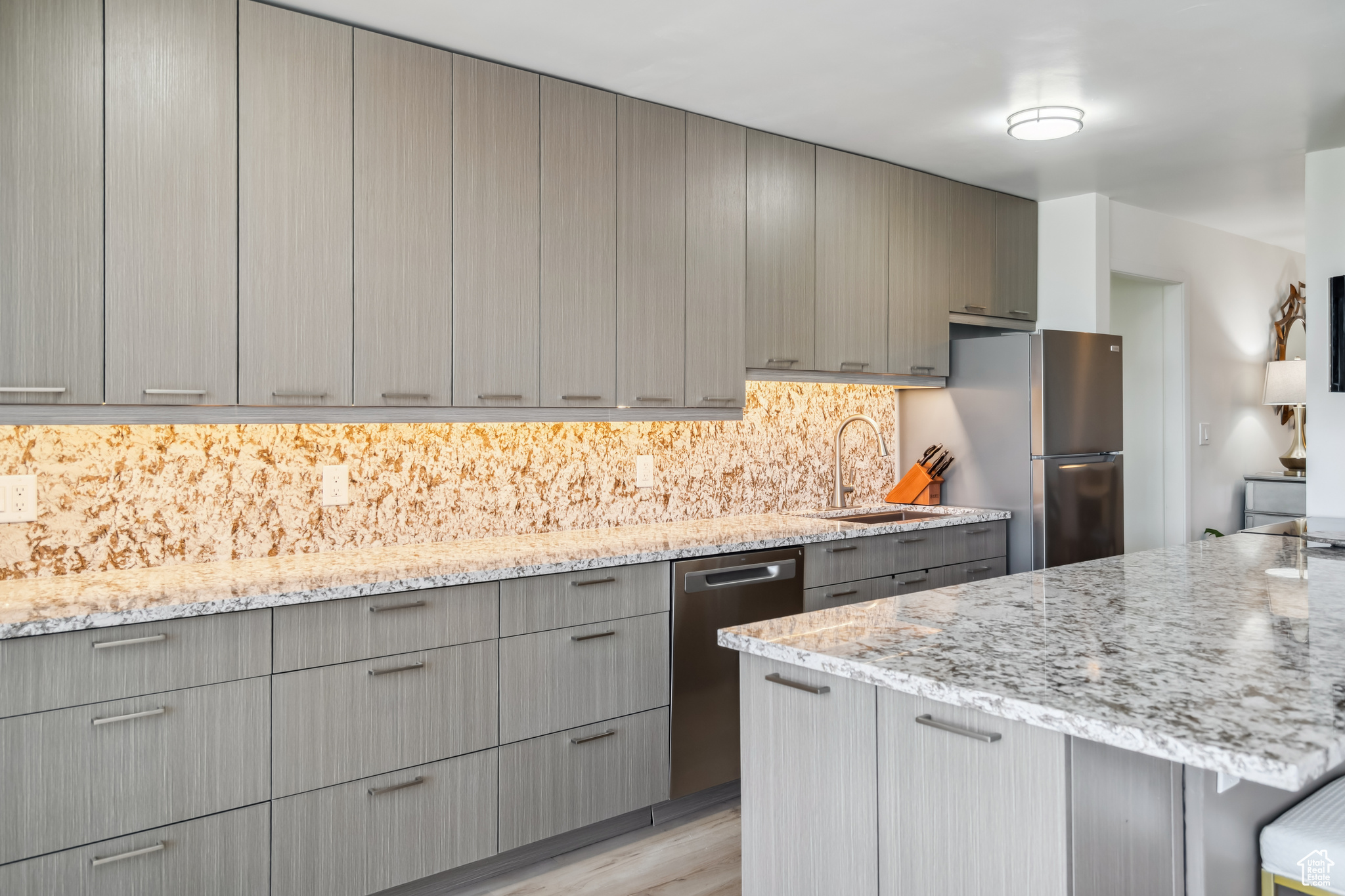 BONNEVILLE TOWER - Residential