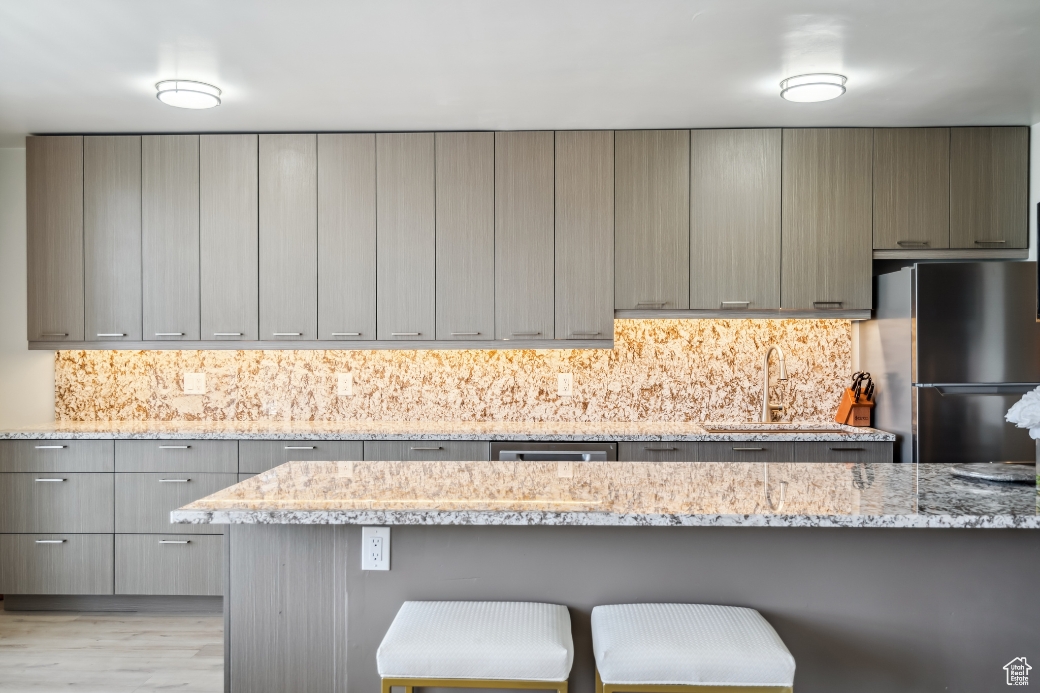 BONNEVILLE TOWER - Residential