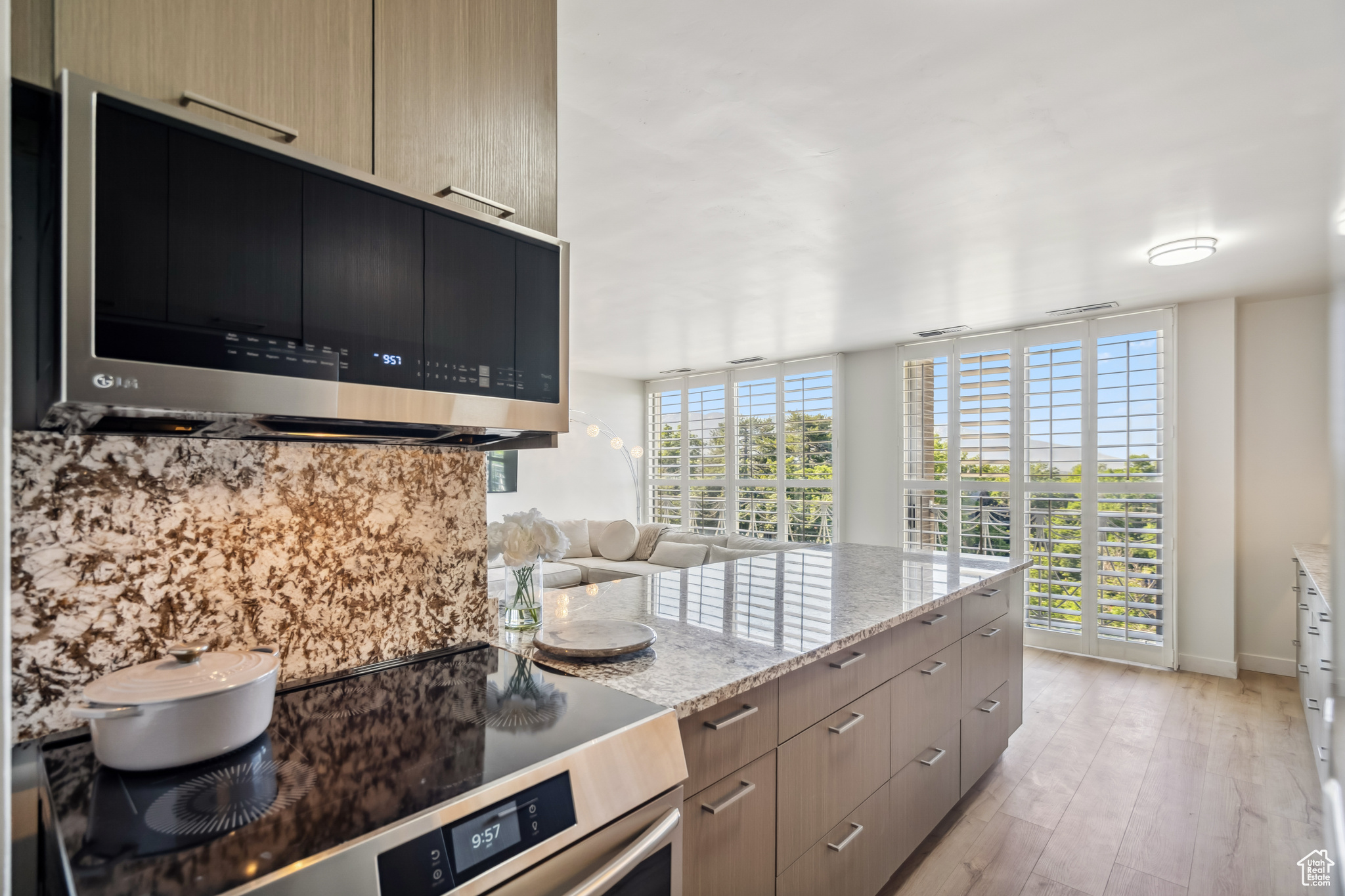 BONNEVILLE TOWER - Residential