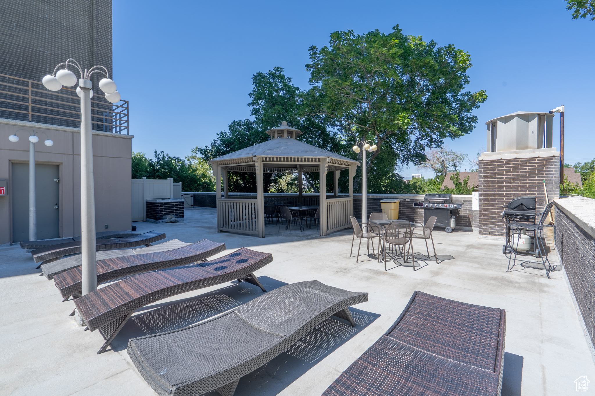 BONNEVILLE TOWER - Residential