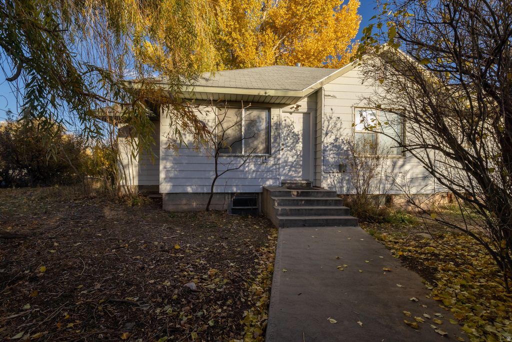 Photo of 1676 E 2500 S, Vernal, UT 84078 (MLS # 2137360)