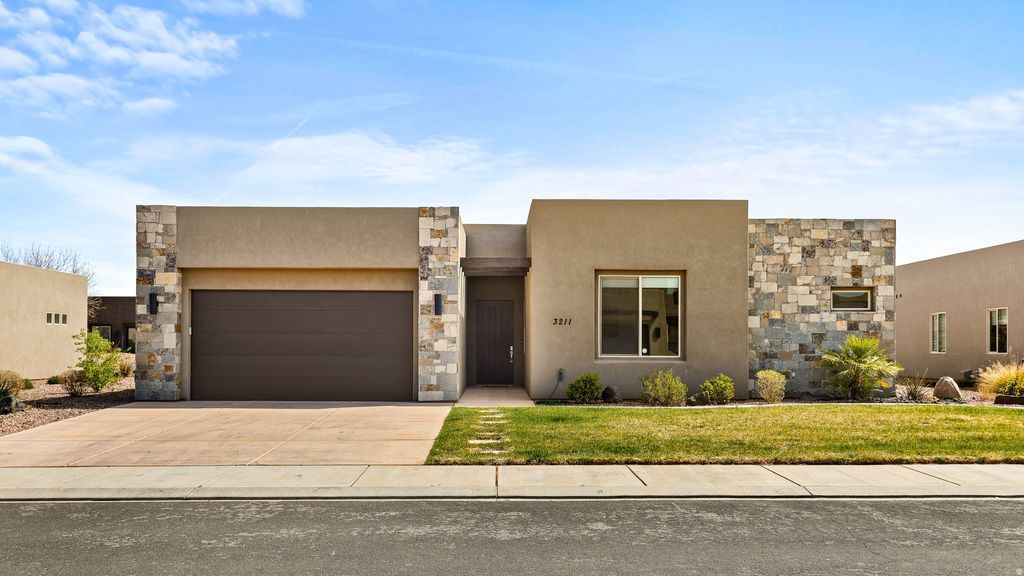 Photo of 3211 S HIDEAWAY PL, Hurricane, UT 84737 (MLS # 2134730)