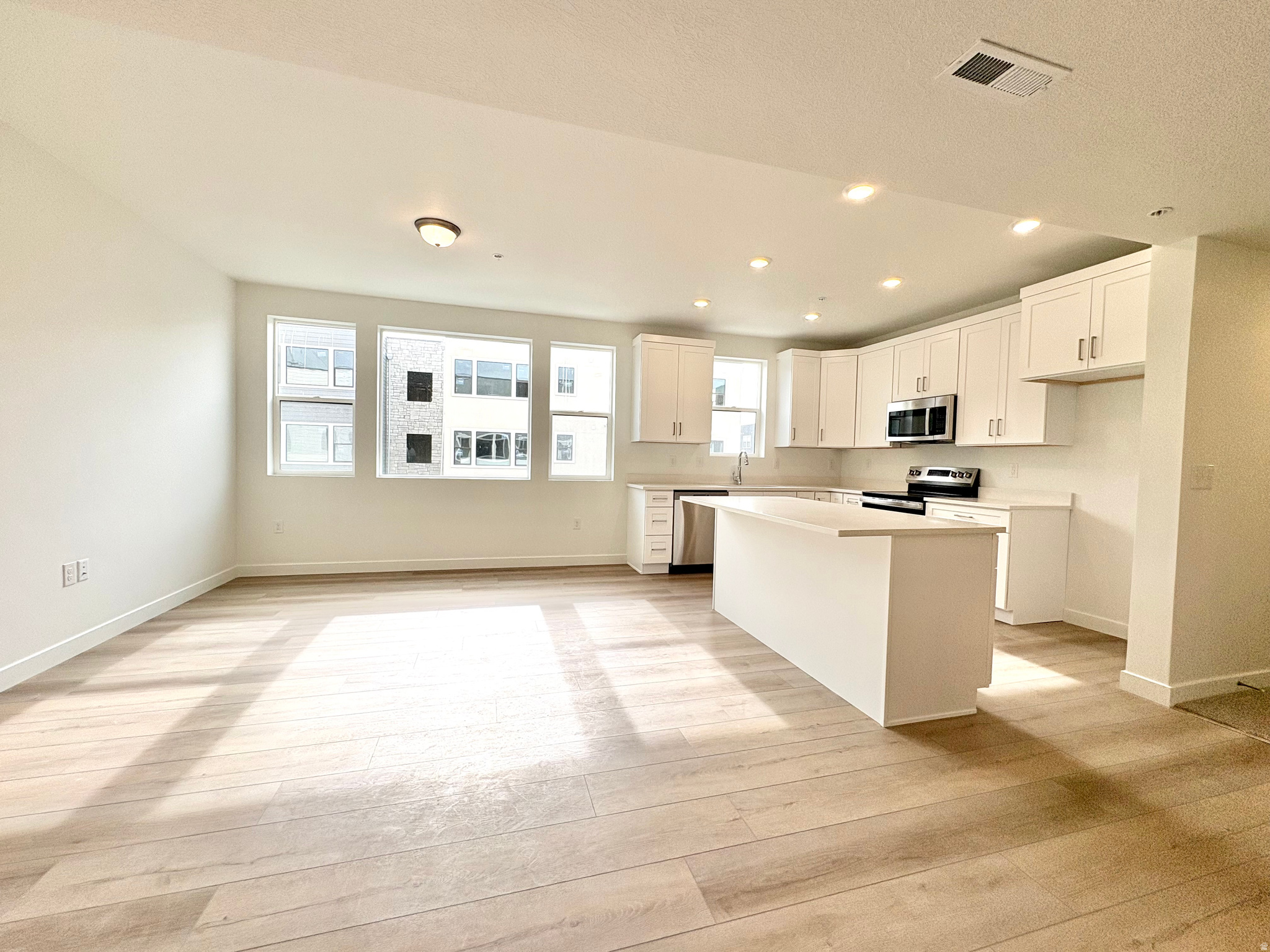 JORDAN BLUFF - Residential