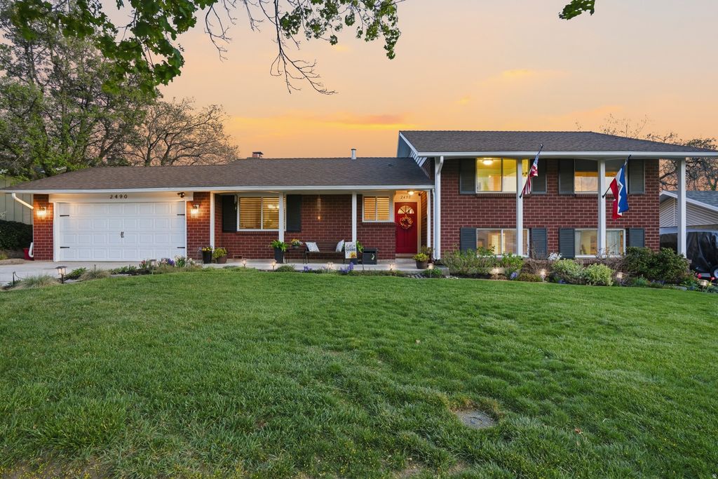 Photo of 2490 E DOLPHIN WAY, Cottonwood Heights, UT 84121 (MLS # 2149510)