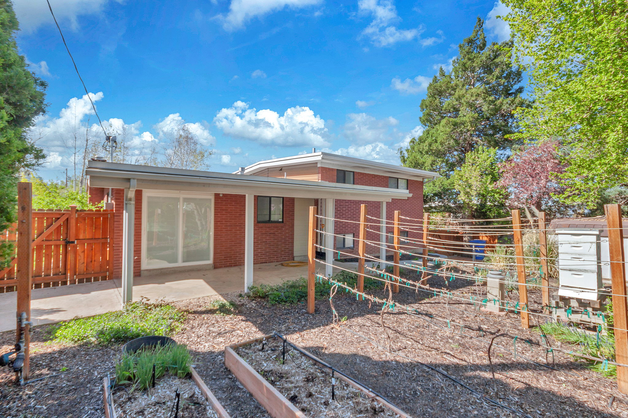 HOLLADAY HILLS - Residential