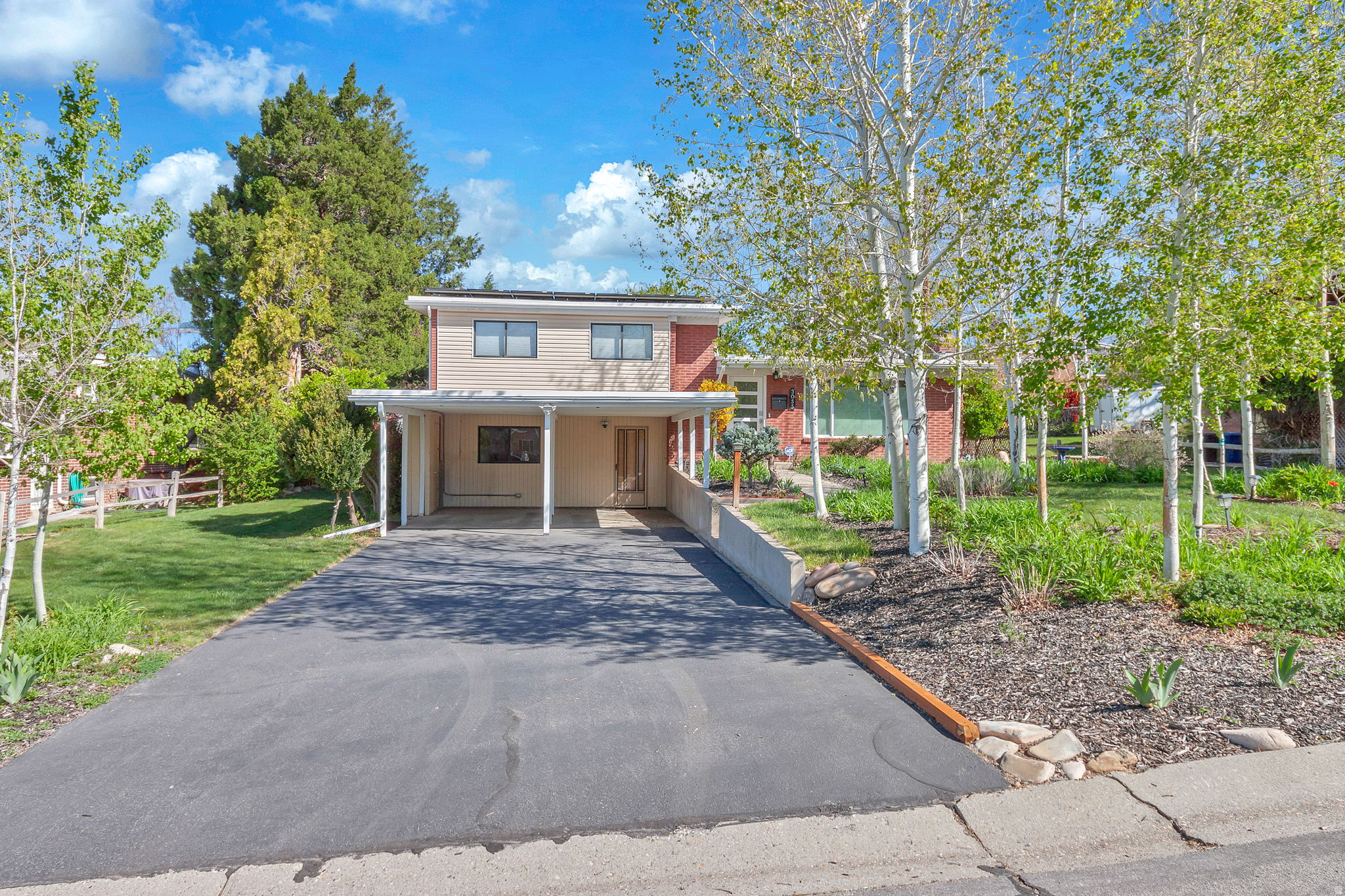 HOLLADAY HILLS - Residential