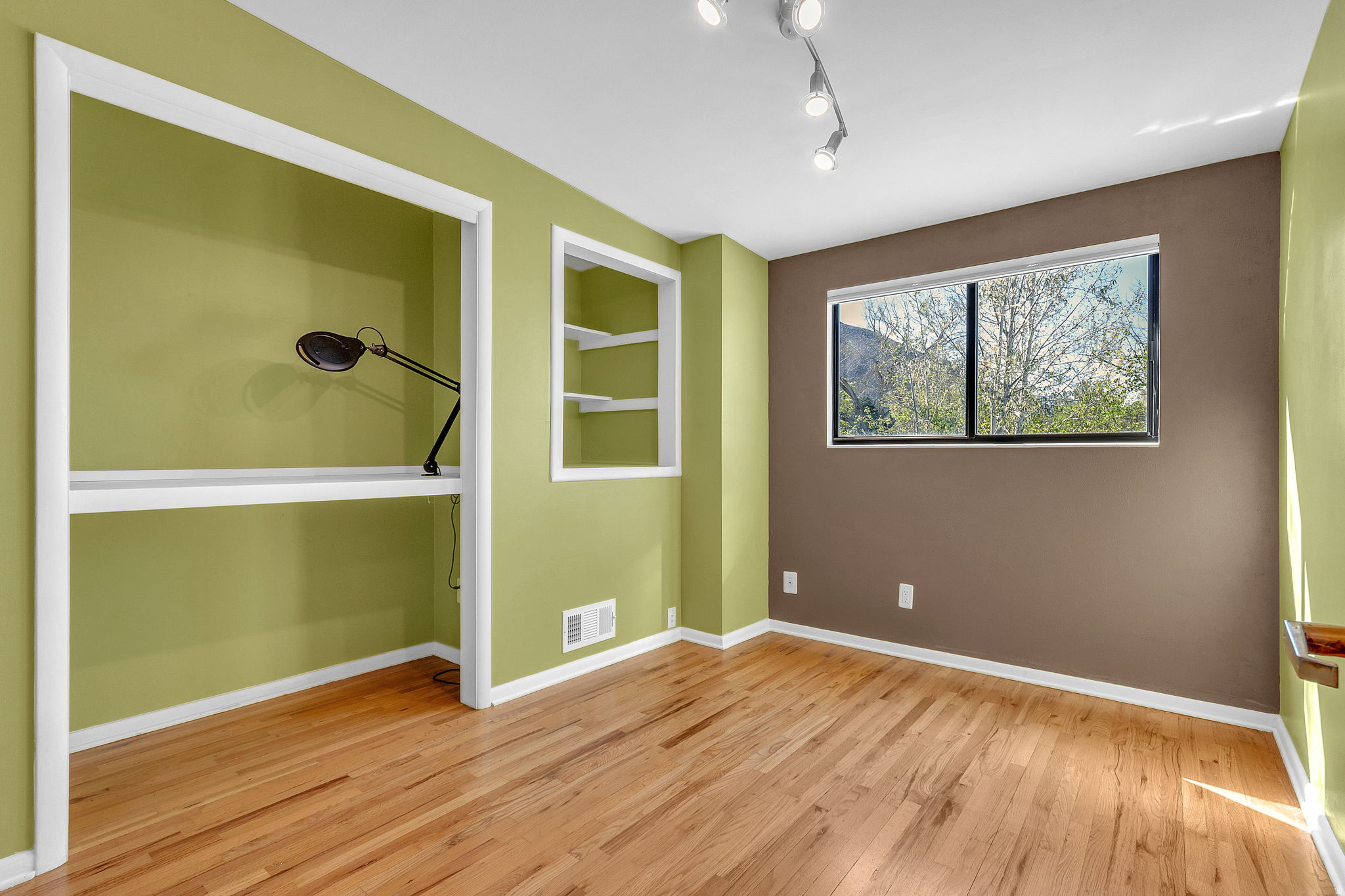 HOLLADAY HILLS - Residential