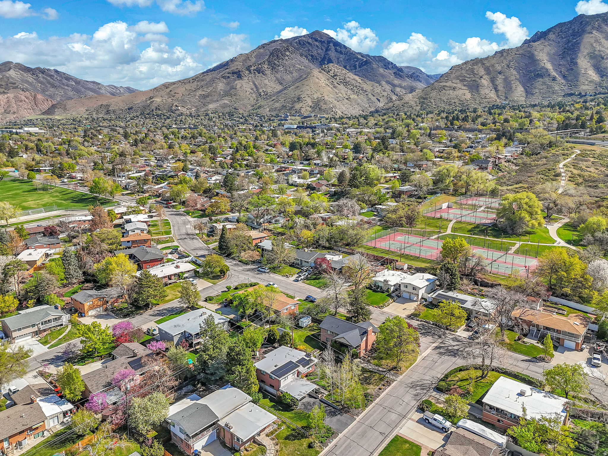 HOLLADAY HILLS - Residential