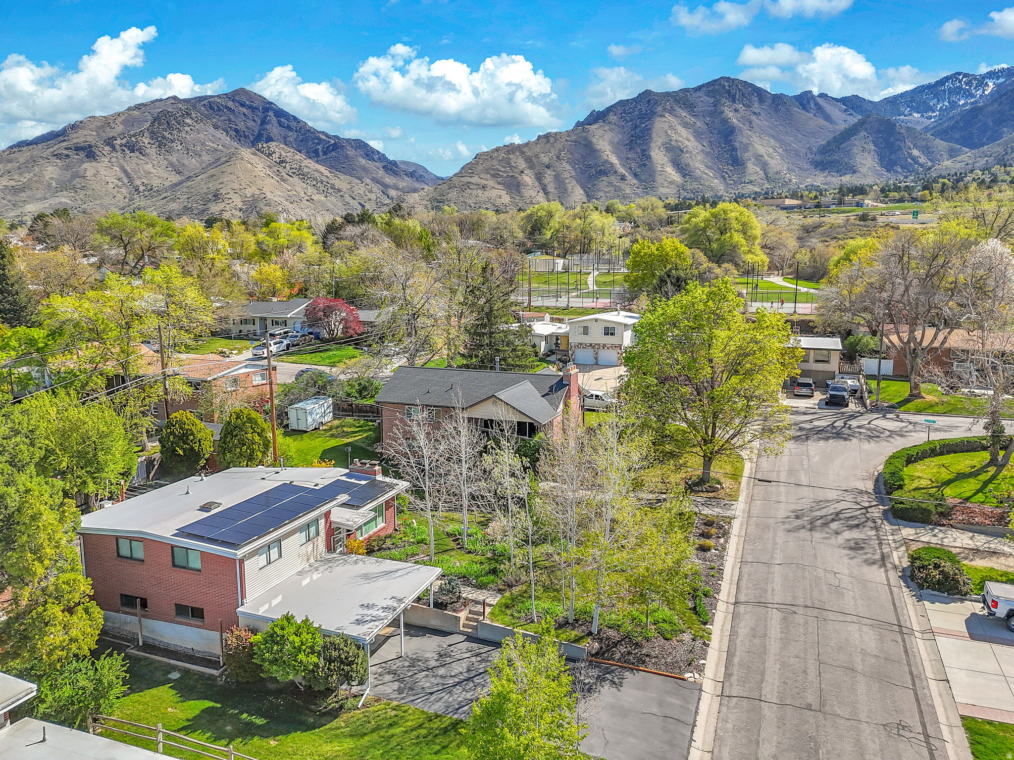 HOLLADAY HILLS - Residential