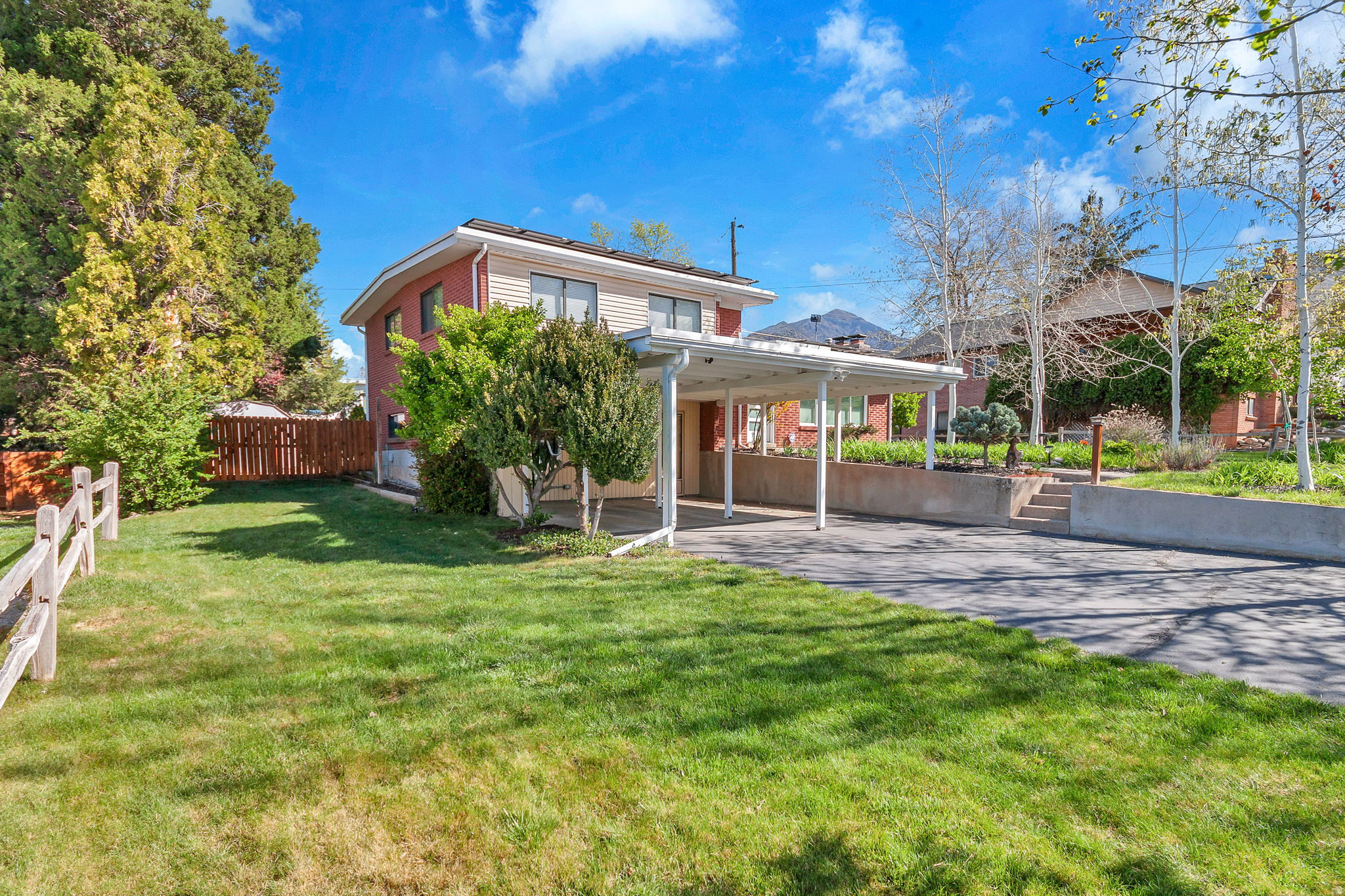 HOLLADAY HILLS - Residential