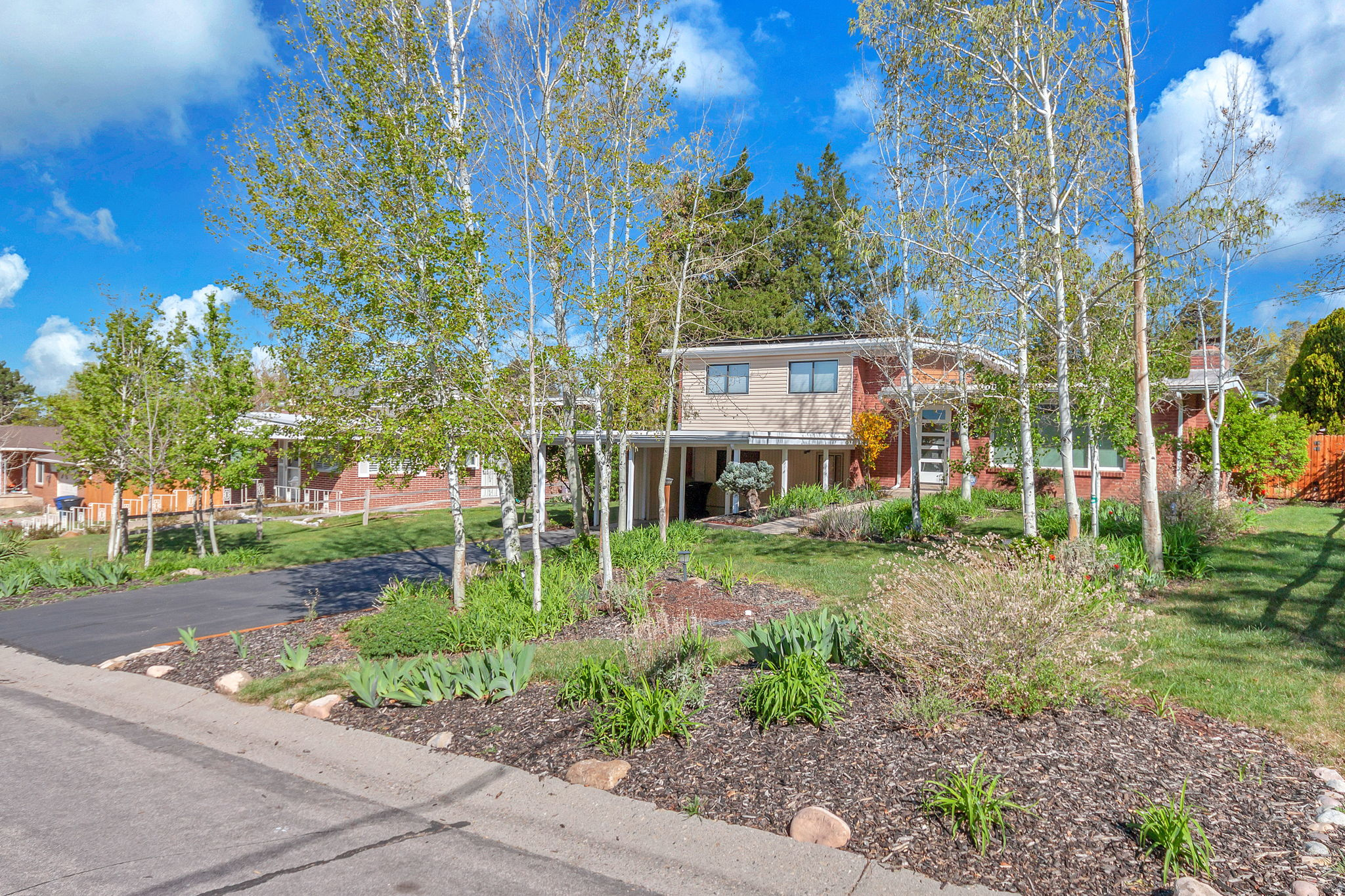 HOLLADAY HILLS - Residential