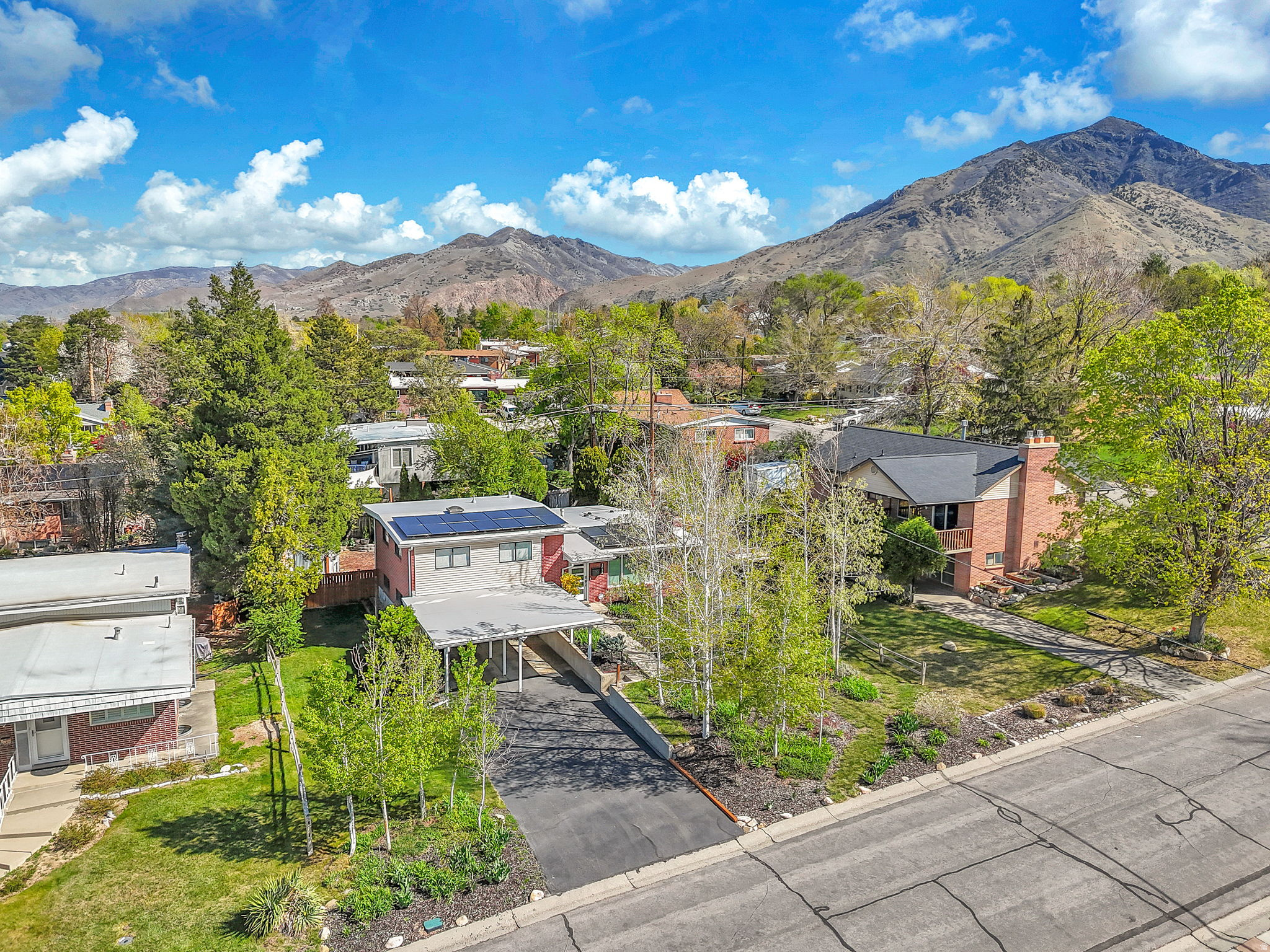 HOLLADAY HILLS - Residential