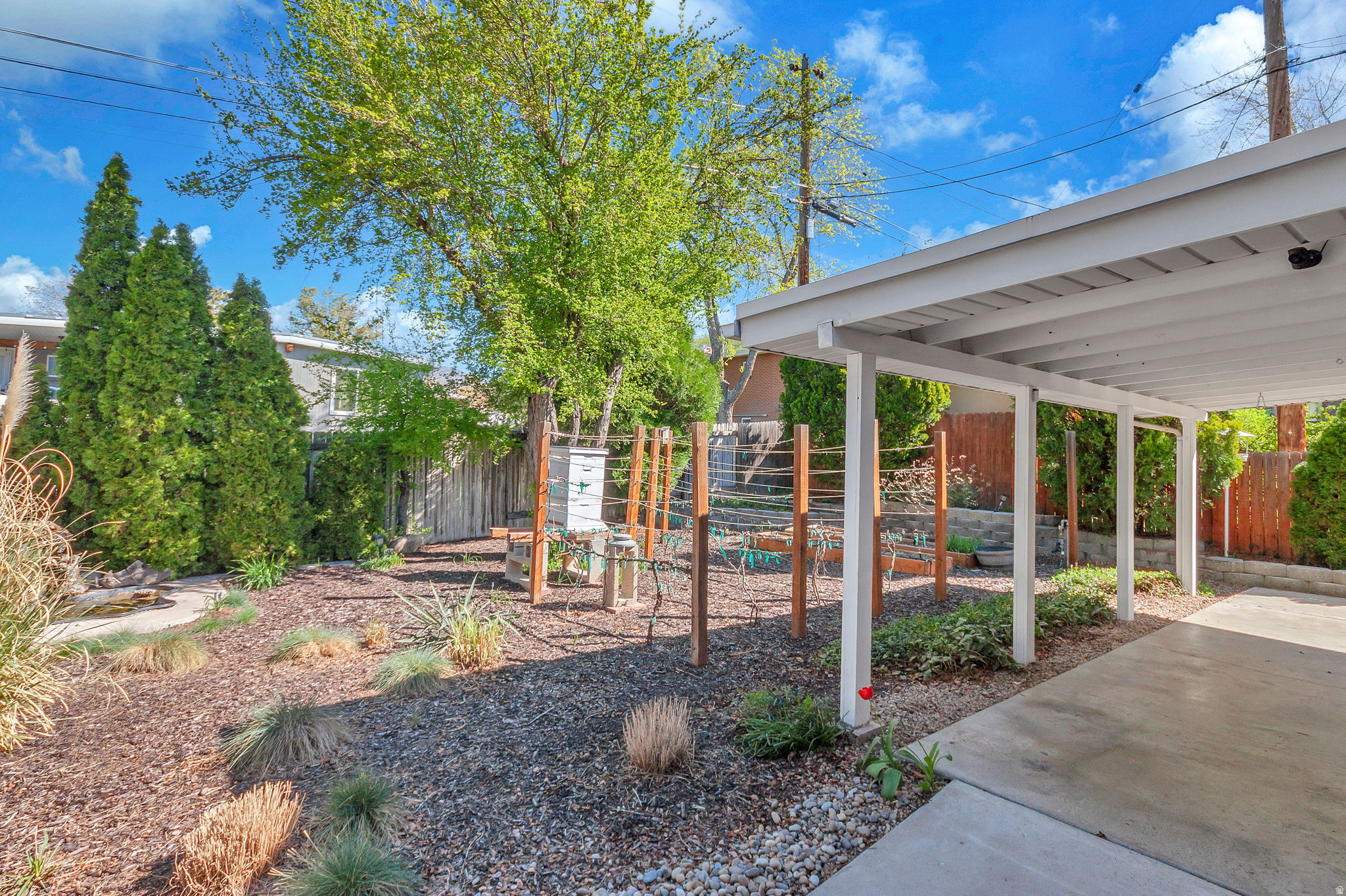 HOLLADAY HILLS - Residential