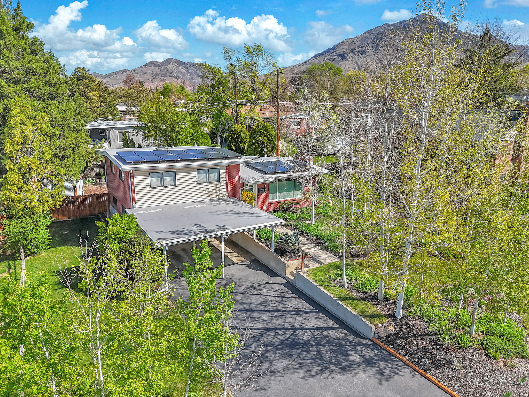 HOLLADAY HILLS - Residential