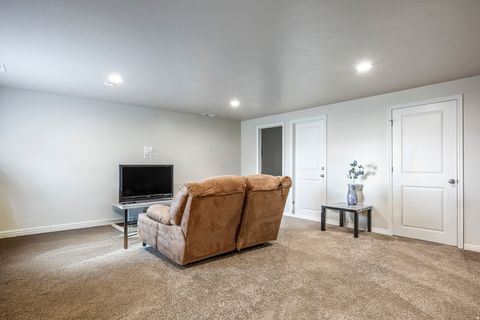 Tiny photo for 688 W GALLANT DR, Bluffdale, UT 84065 (MLS # 2144562)