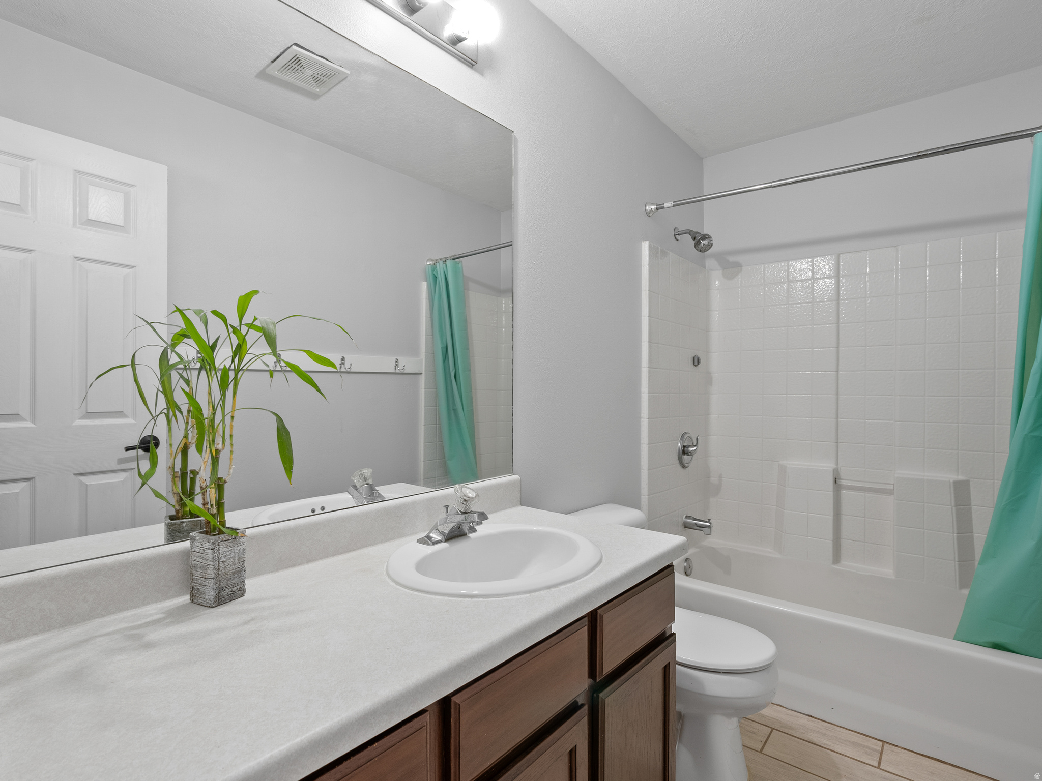 NORTH MEADOW - Residential Income