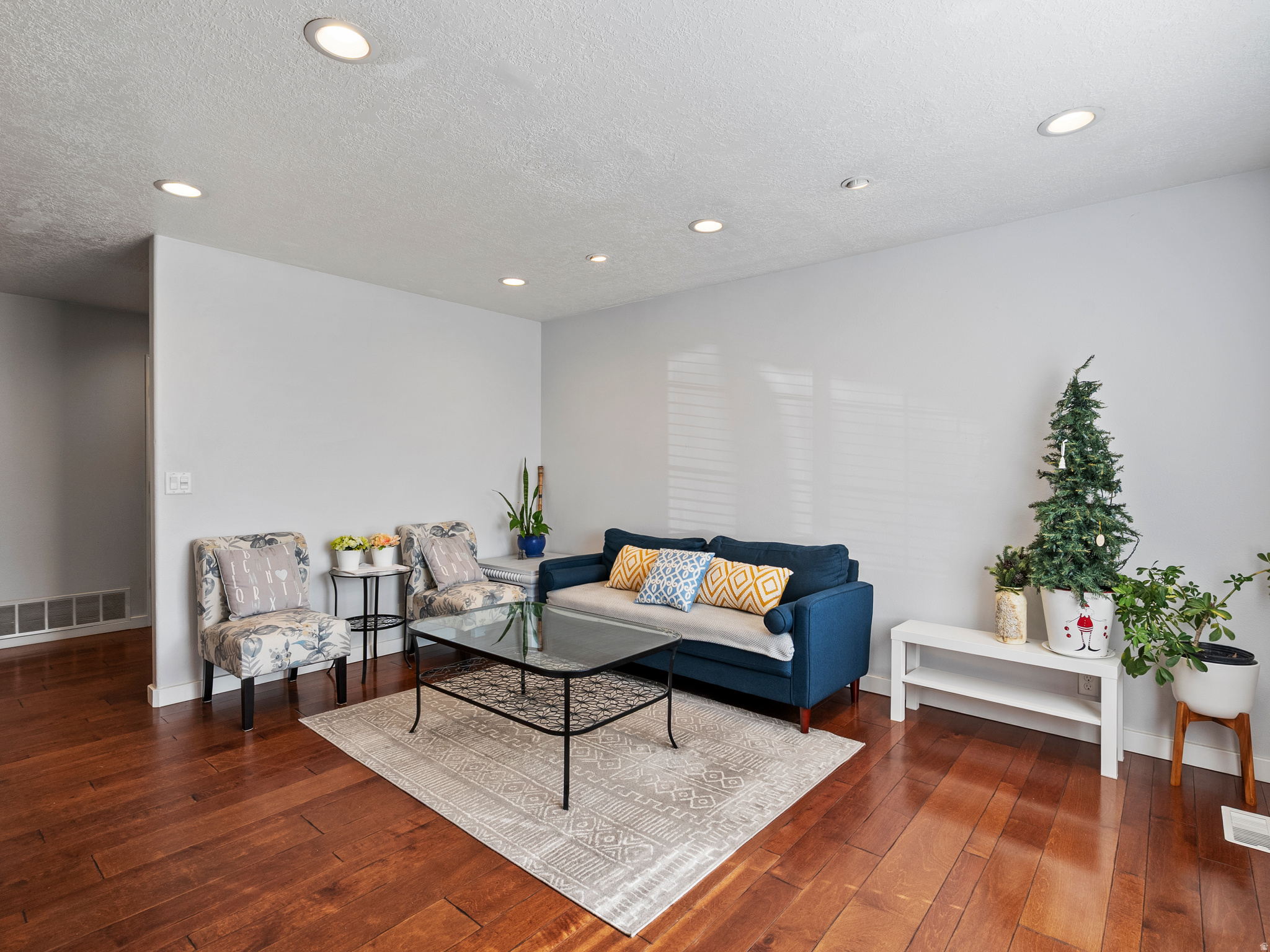 NORTH MEADOW - Residential Income