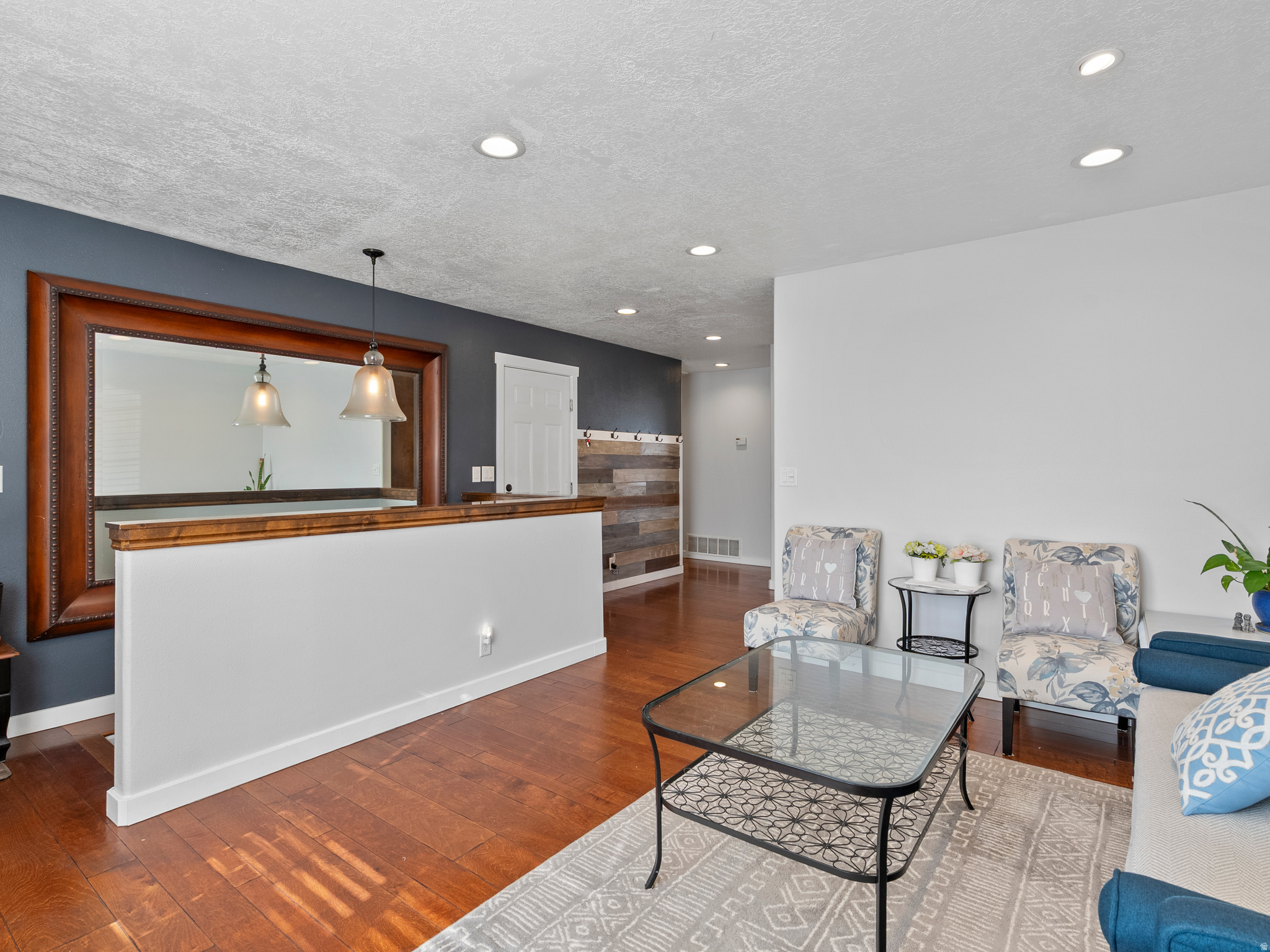 NORTH MEADOW - Residential Income