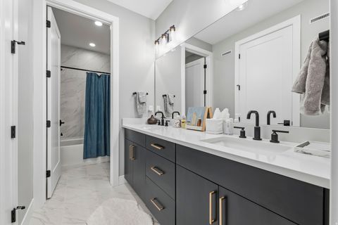Tiny photo for 4922 BEVERLY CT, Holladay, UT 84117 (MLS # 2162939)
