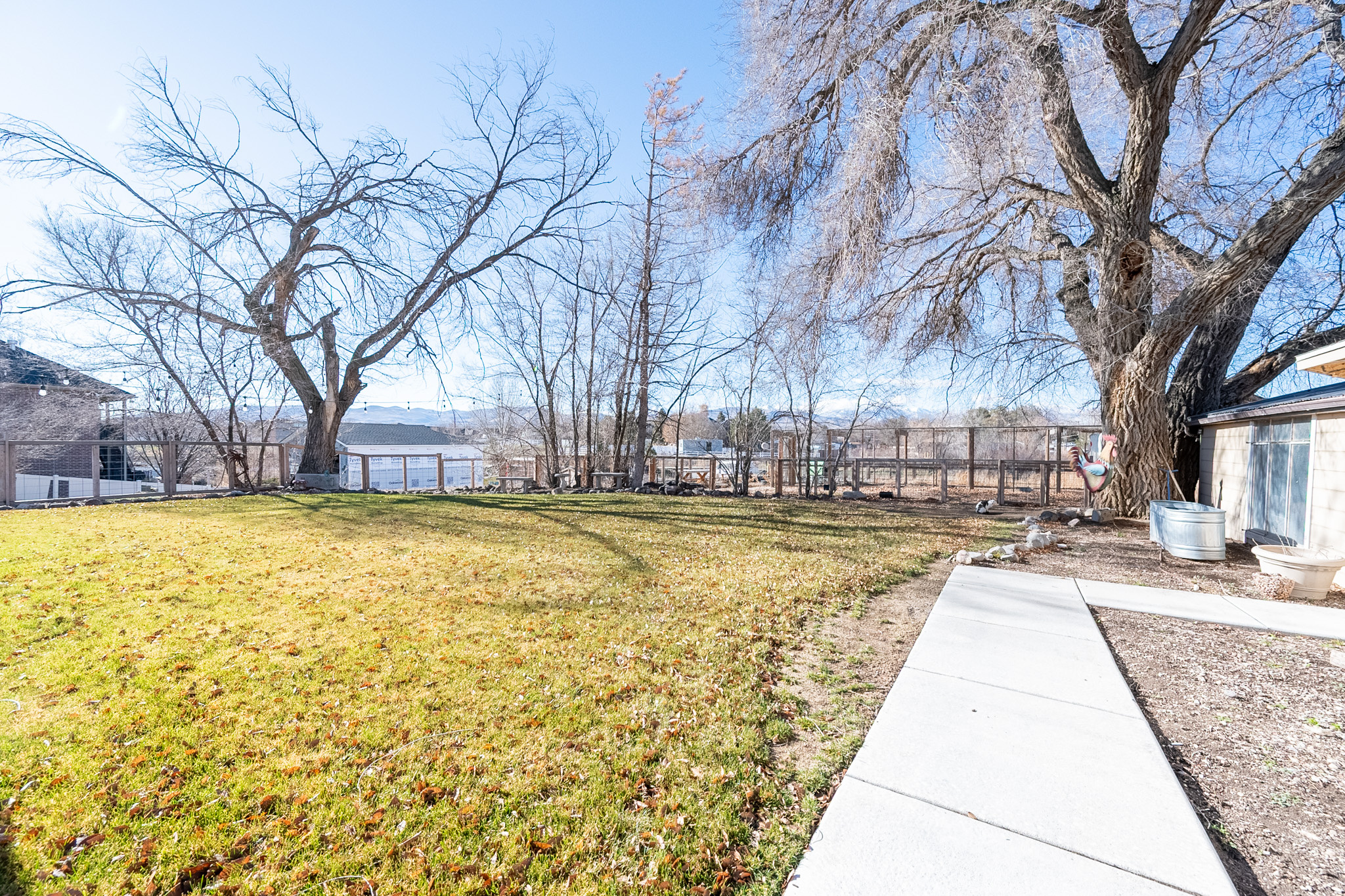 MEADOWS - Residential