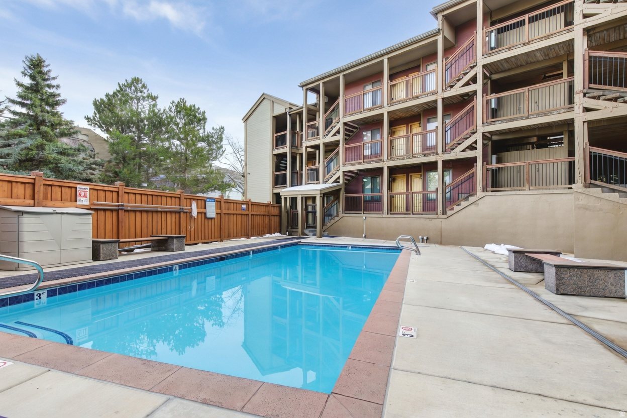 SNOWCREST - Residential