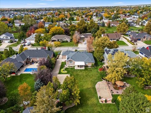 Tiny photo for 256 SEEMORE DR, Kaysville, UT 84037 (MLS # 2117656)