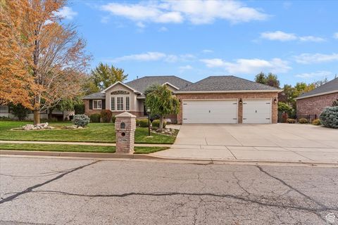Tiny photo for 256 SEEMORE DR, Kaysville, UT 84037 (MLS # 2117656)
