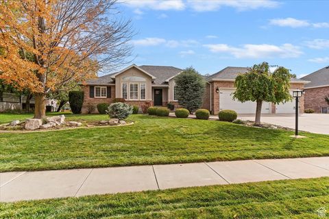 Tiny photo for 256 SEEMORE DR, Kaysville, UT 84037 (MLS # 2117656)