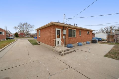 Tiny photo for 221 W OLYMPUS CIR, Midvale, UT 84047 (MLS # 2127715)