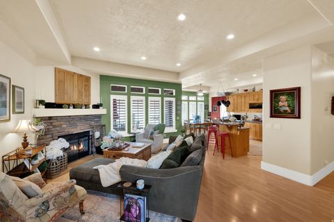 Tiny photo for 136 N 700 W, Kaysville, UT 84037 (MLS # 2142075)