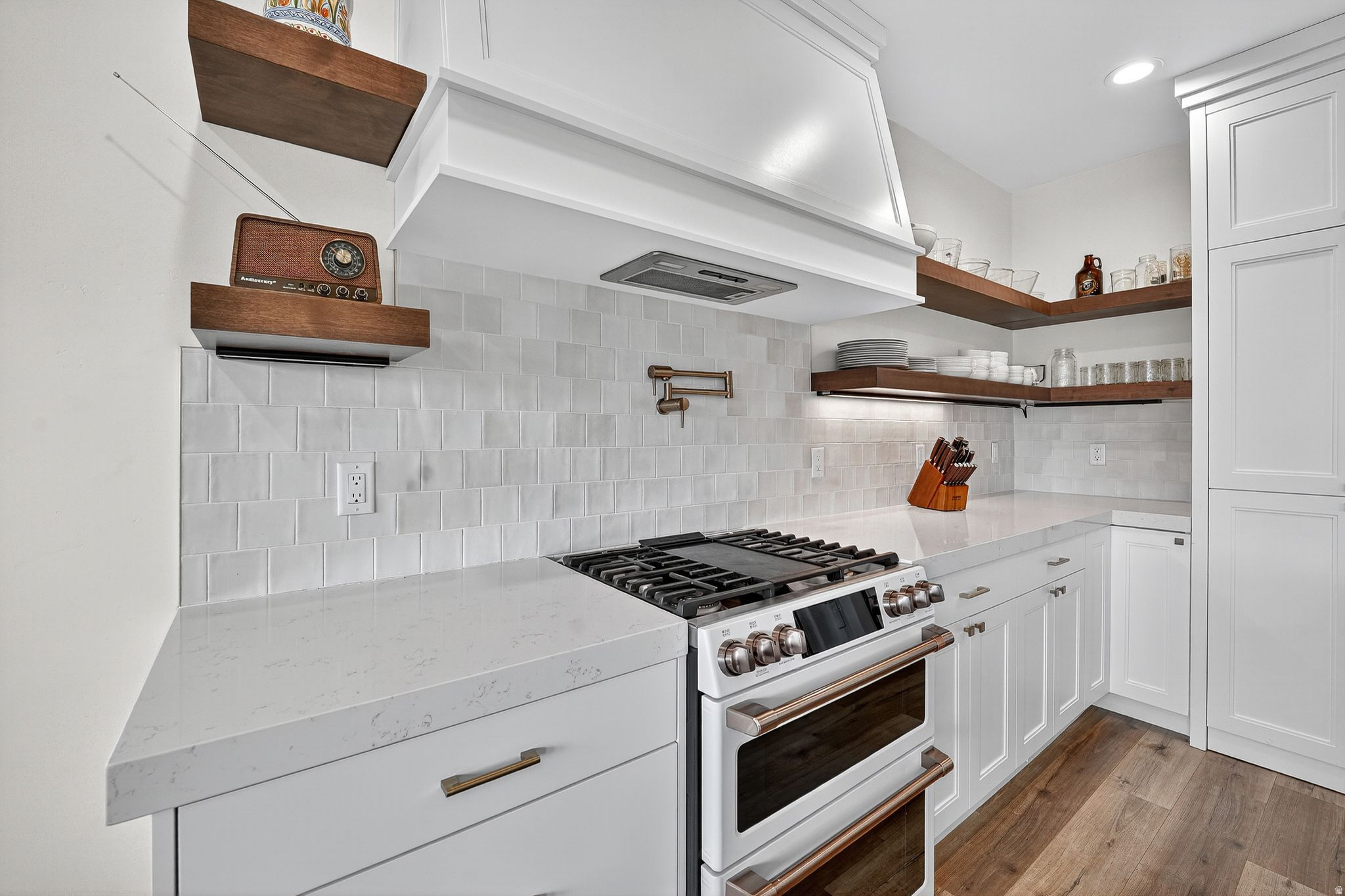 MADISON MEADOWS - Residential