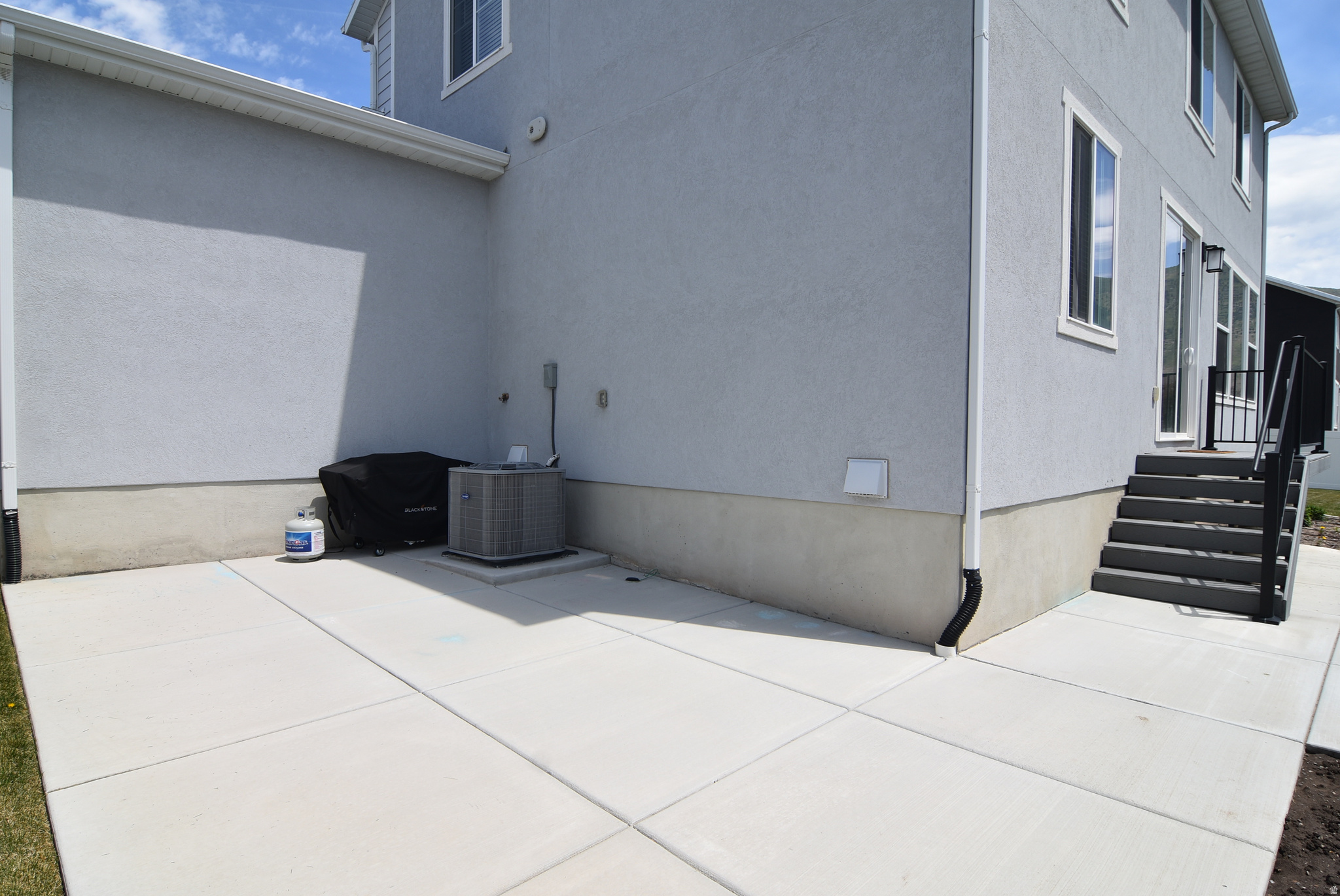 MONTGOMERY FARMS - Residential