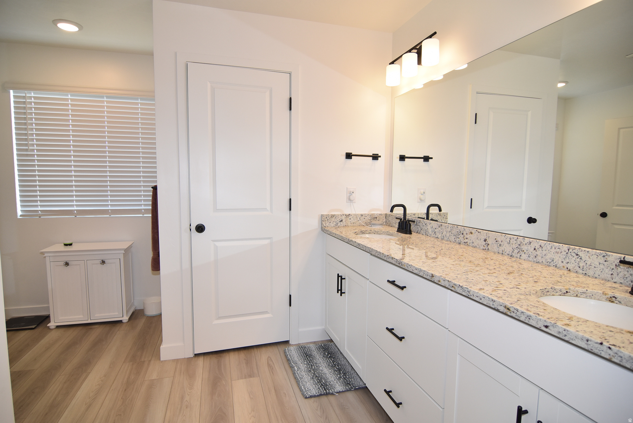 MONTGOMERY FARMS - Residential