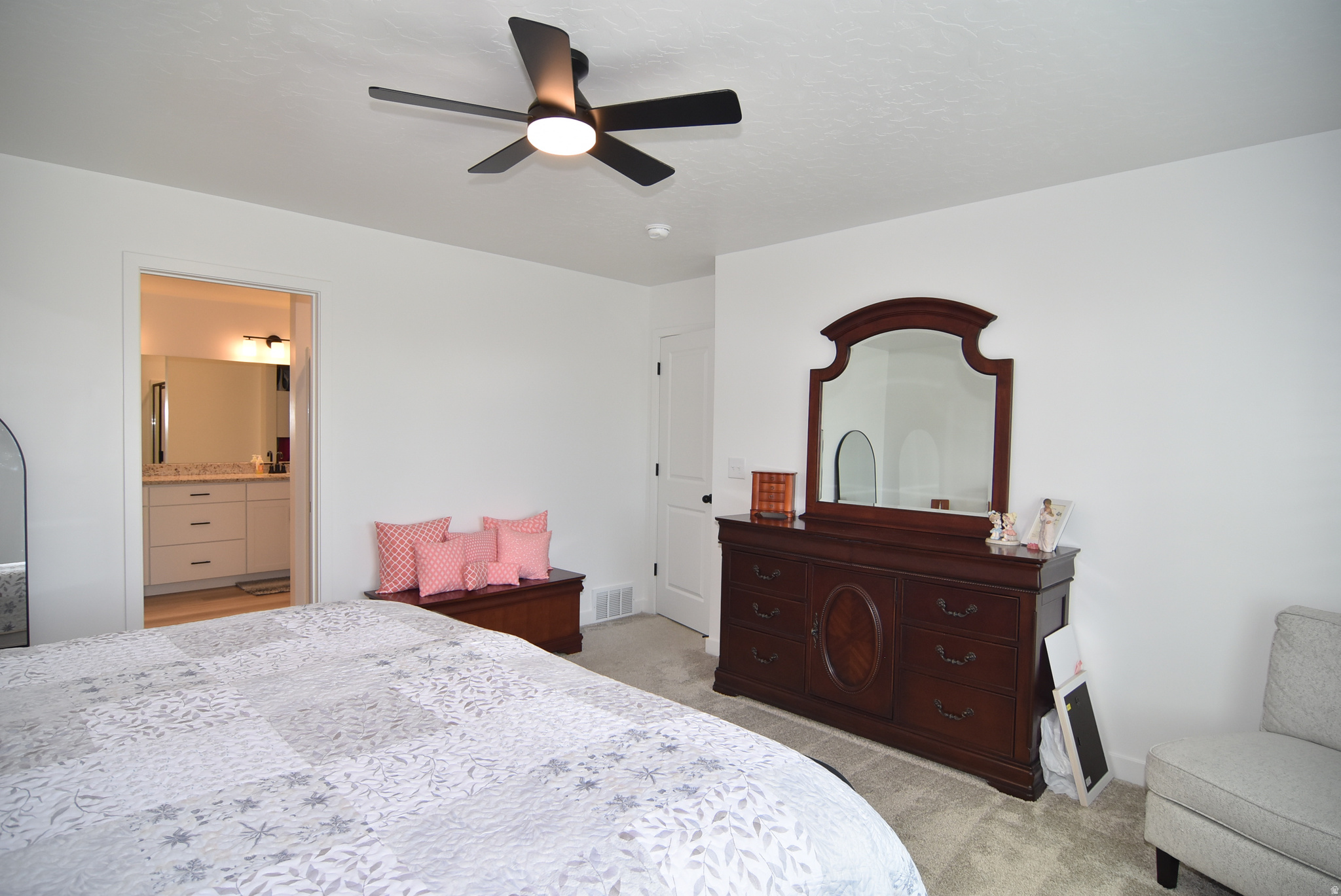 MONTGOMERY FARMS - Residential