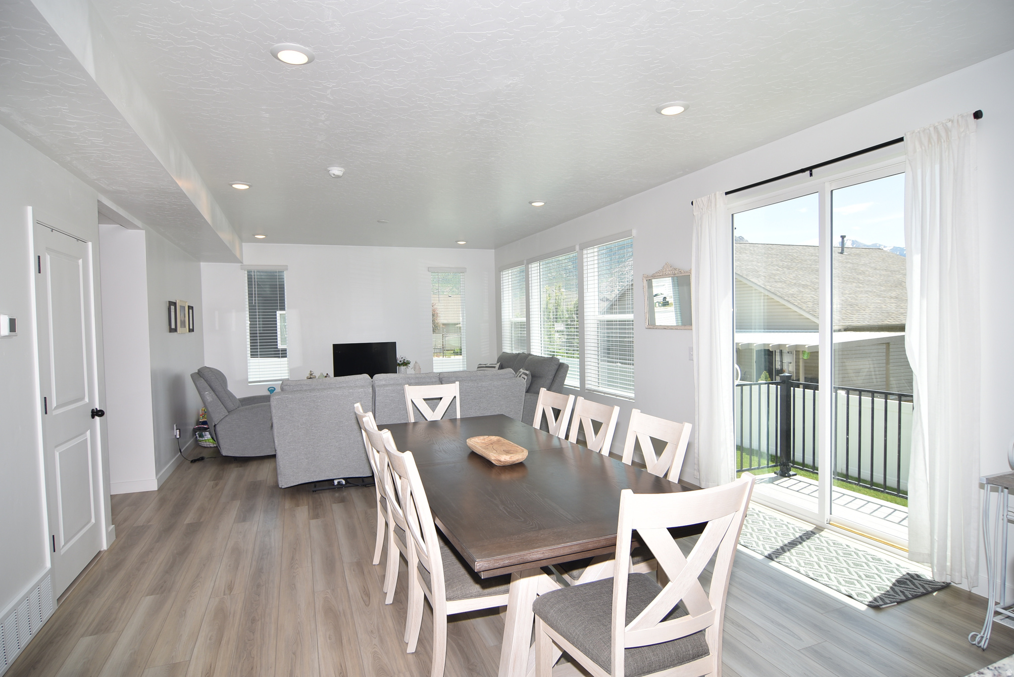 MONTGOMERY FARMS - Residential