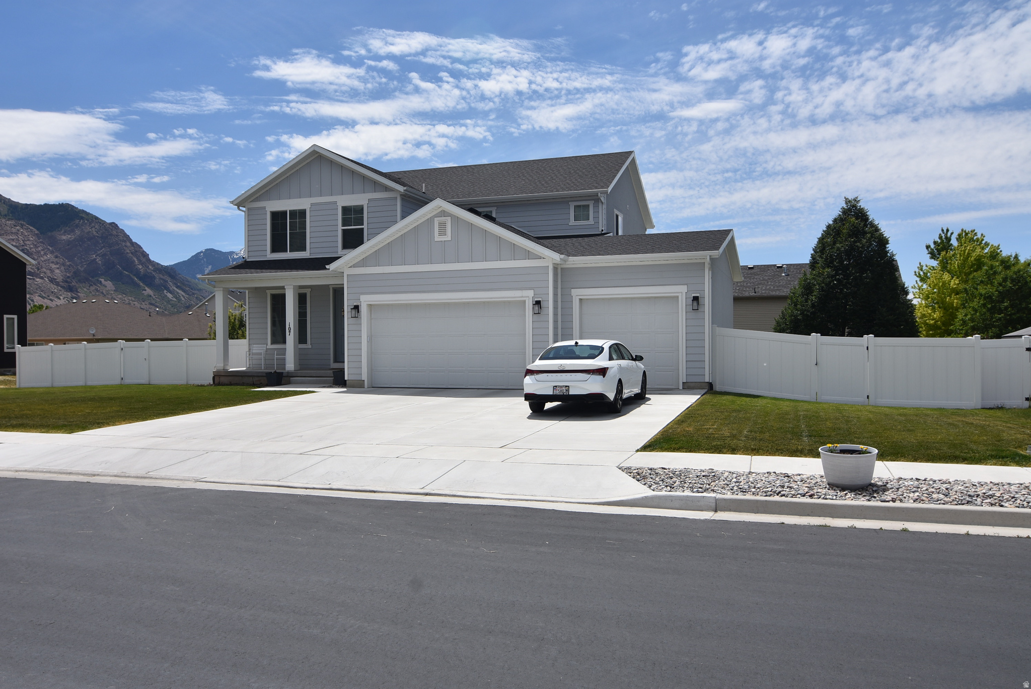 MONTGOMERY FARMS - Residential