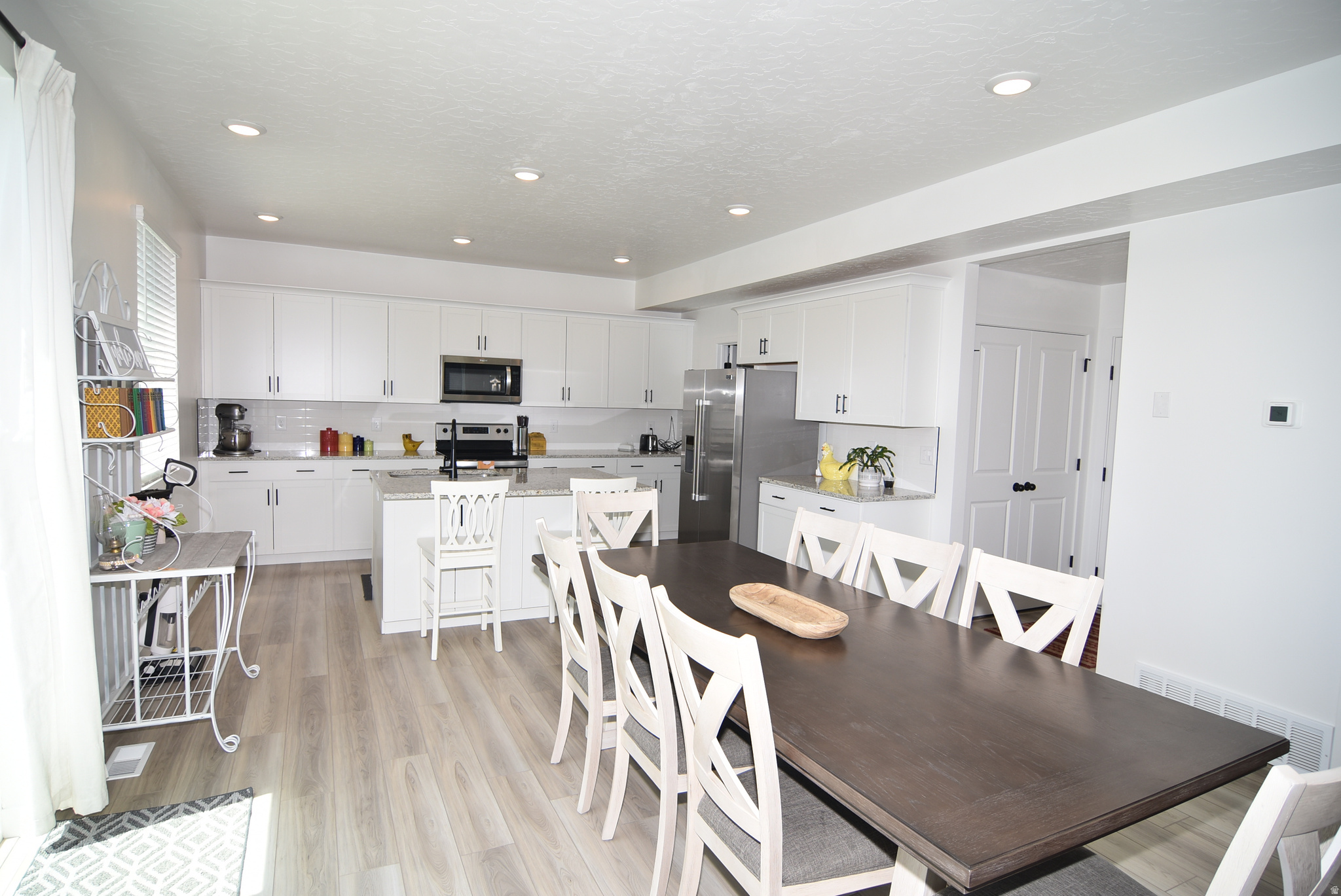 MONTGOMERY FARMS - Residential