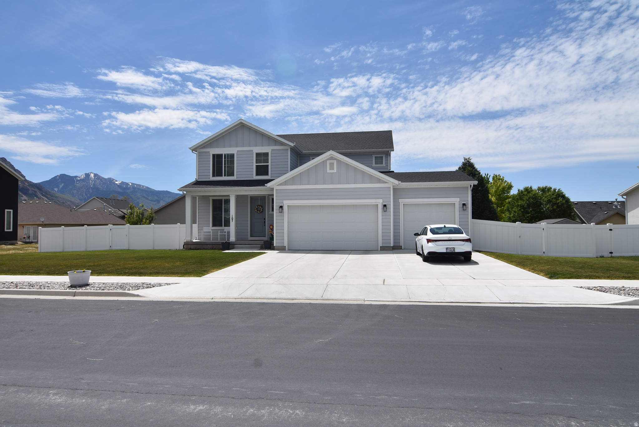 MONTGOMERY FARMS - Residential