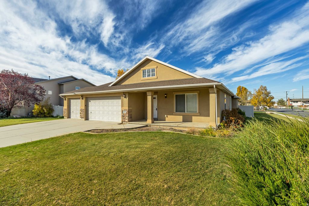 Photo of 2093 N 750 W, West Bountiful, UT 84087 (MLS # 2141152)