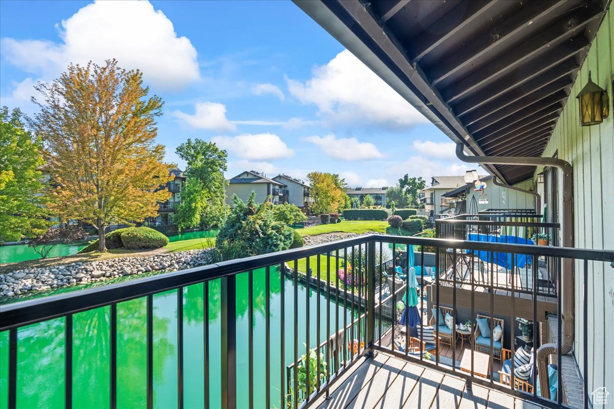 HIDDEN LAKE CONDM - Residential