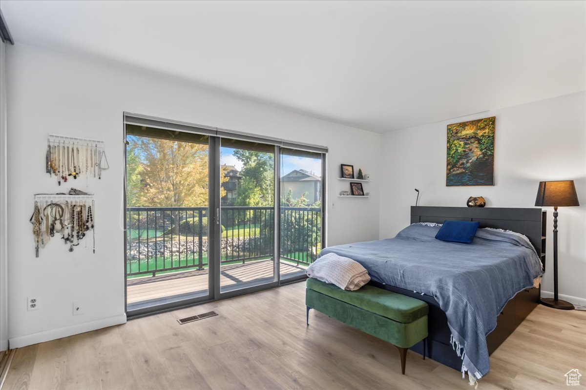 HIDDEN LAKE CONDM - Residential